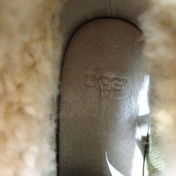 UGG Australia Brown Leather 3204 Boots Booties Sz 6 Sheepskin Fold Down Heels - Picture 6 of 9